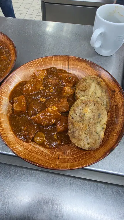 Gulasch mit Klößen