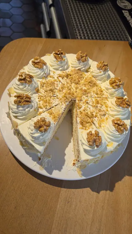 Frisch angeschnittene Torte aus der Molkenhaus-Küche